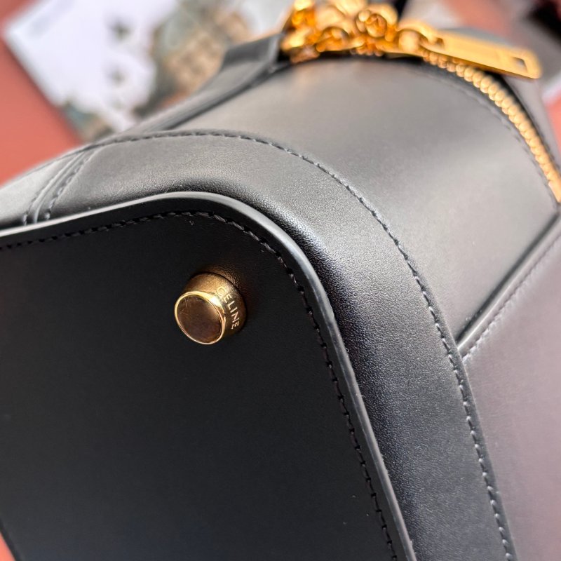::CELINE:: Calfskin Shoulder Bag, Crossbody Bag 黑色滑面皮革箱型化妝包 盒子包 手提包 斜背包-13