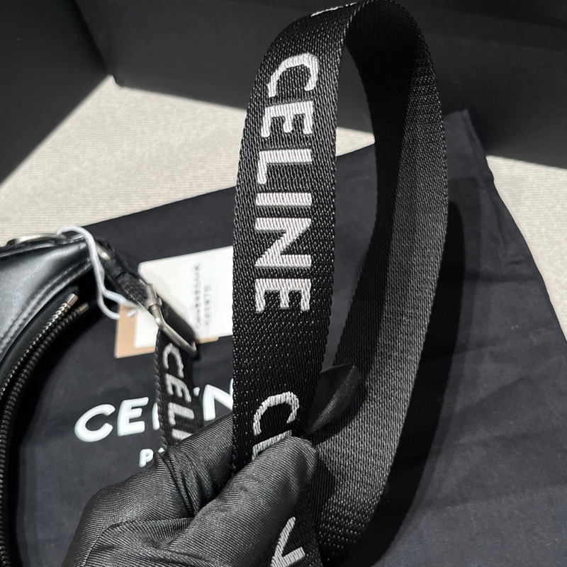 Celine 黑色AVA月亮豌豆腋下包 2021年 尺寸約26*18*6 附件:防塵袋-21