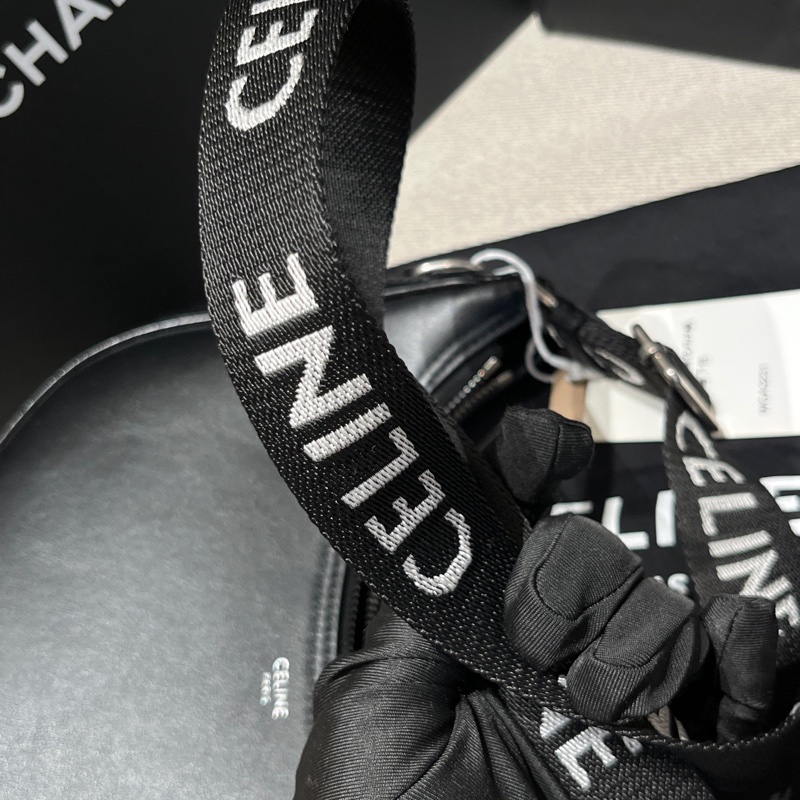 Celine 黑色AVA月亮豌豆腋下包 2021年 尺寸約26*18*6 附件:防塵袋-22