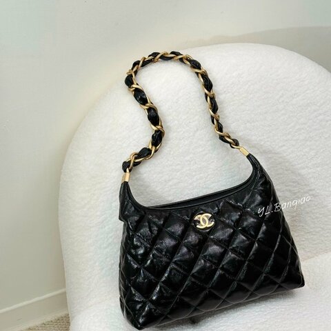 Chanel 黑油臘羊皮粗鍊肩背Hobo包AS4912