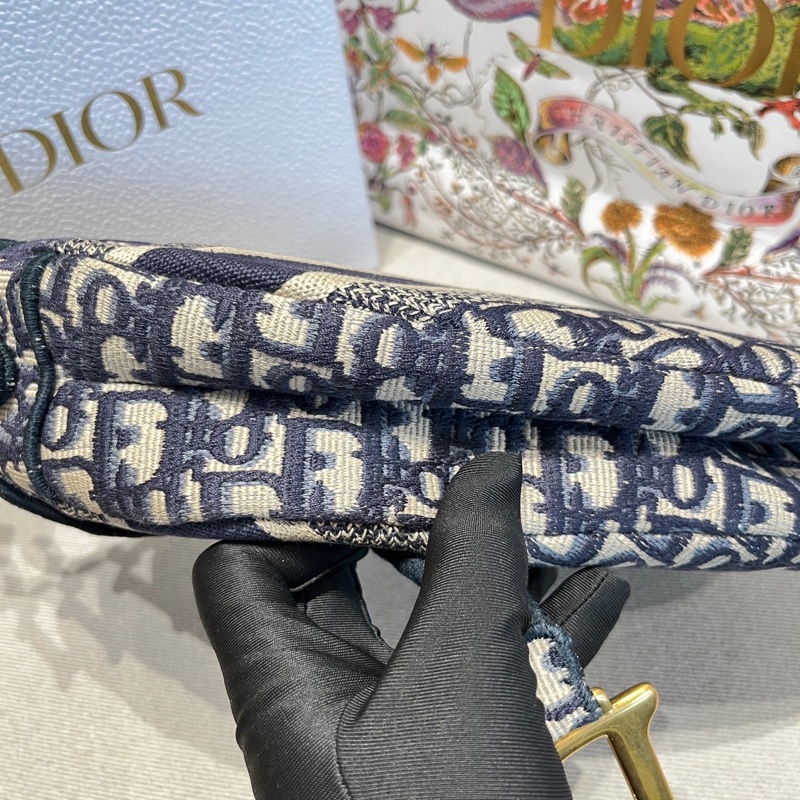 Dior迪奧中號老花字母單肩馬鞍包 燙金logo部分脫落 尺寸約28*21-3