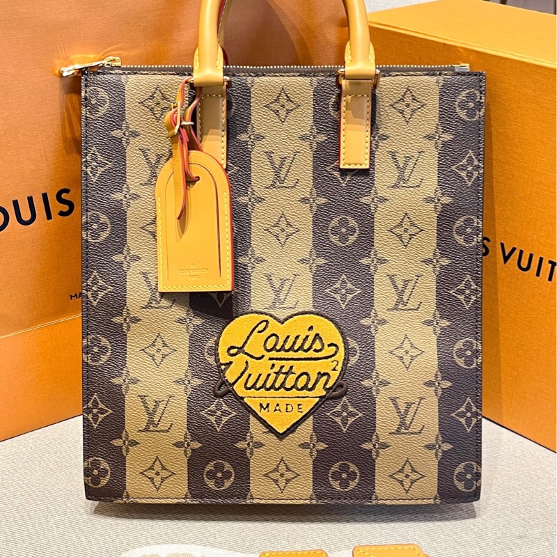 LV x NIGO聯名款sac plat中號琴譜包 芯片款 尺寸約26*6.5*28-1