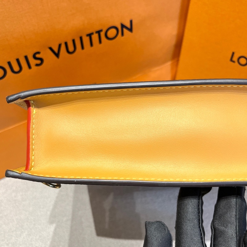 LV x NIGO聯名款sac plat中號琴譜包 芯片款 尺寸約26*6.5*28-4