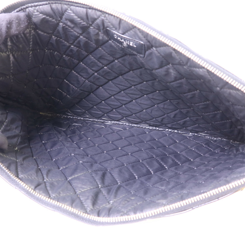 CHANEL 漆皮皮革Pouch銀扣手拿包-4