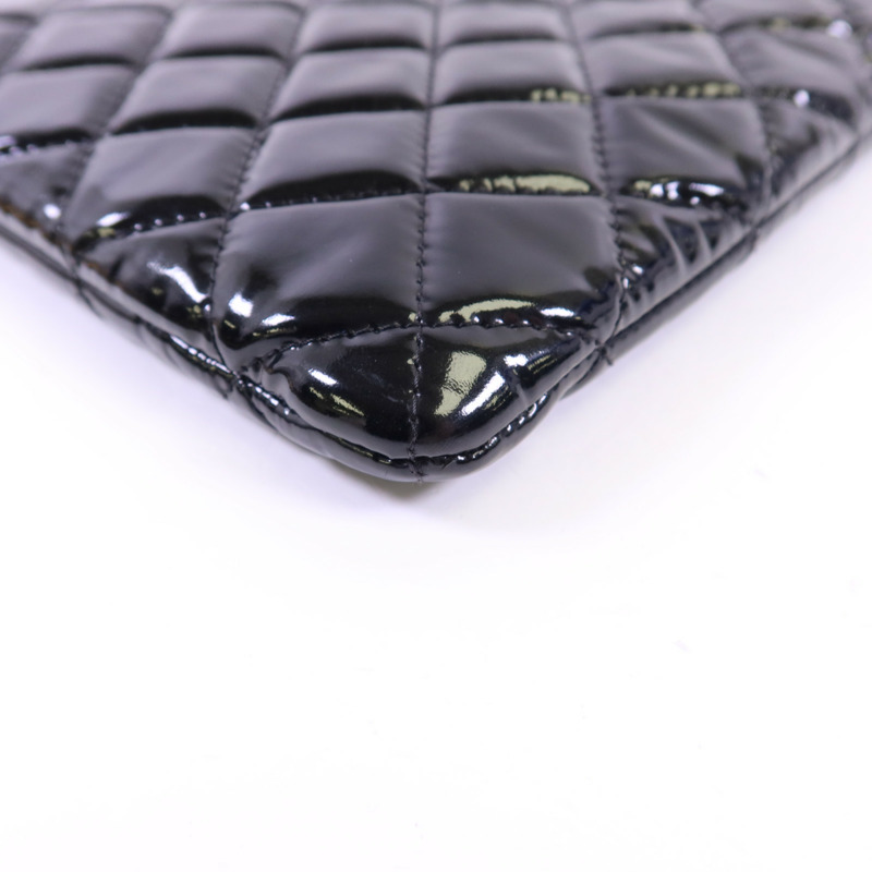 CHANEL 漆皮皮革Pouch銀扣手拿包-8