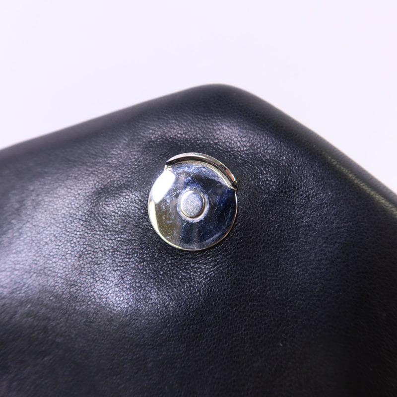 YVES SAINT LAURENT 羊皮皮革Puffer Small銀扣鏈帶肩背袋-9