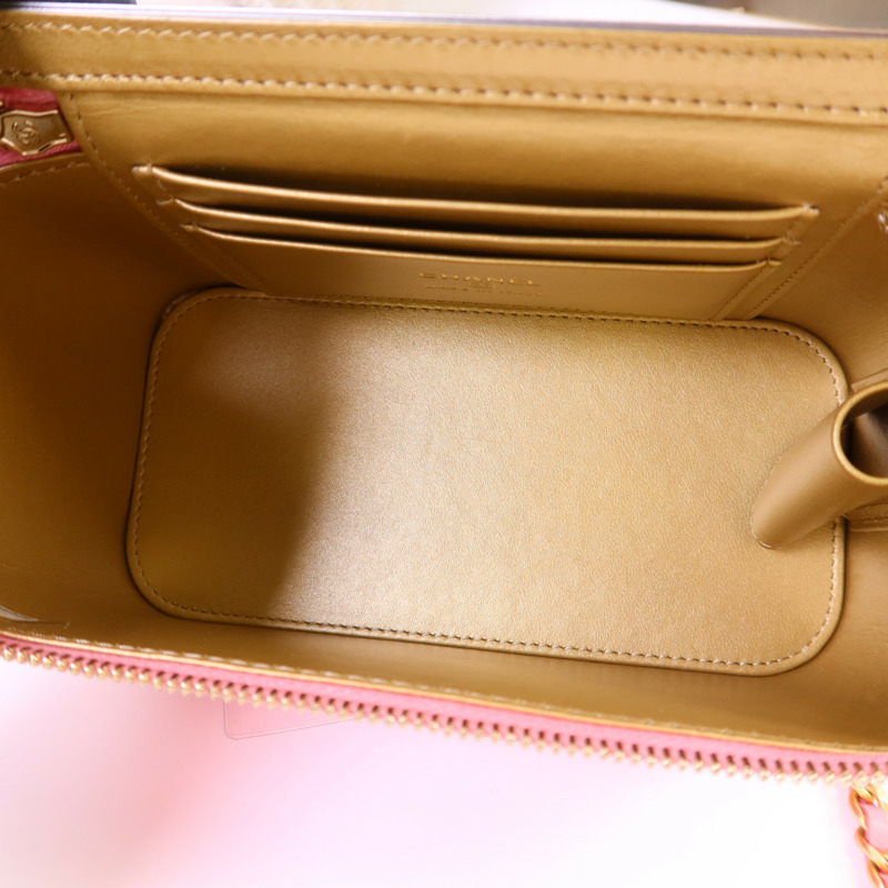 CHANEL 牛皮皮革Vanity Case金扣鏈帶肩背袋-5