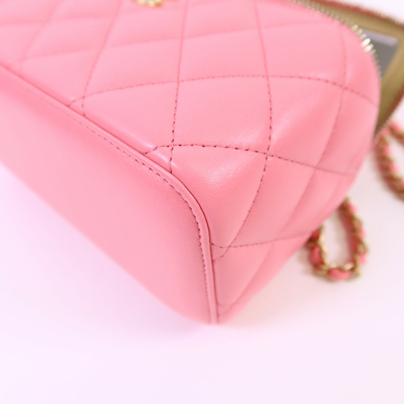 CHANEL 牛皮皮革Vanity Case金扣鏈帶肩背袋-10