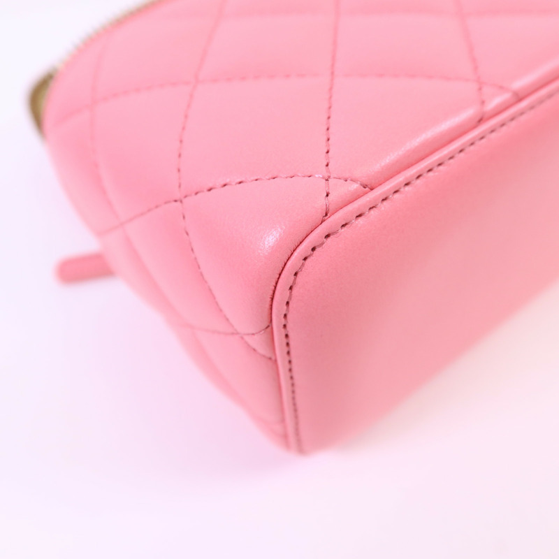 CHANEL 牛皮皮革Vanity Case金扣鏈帶肩背袋-11