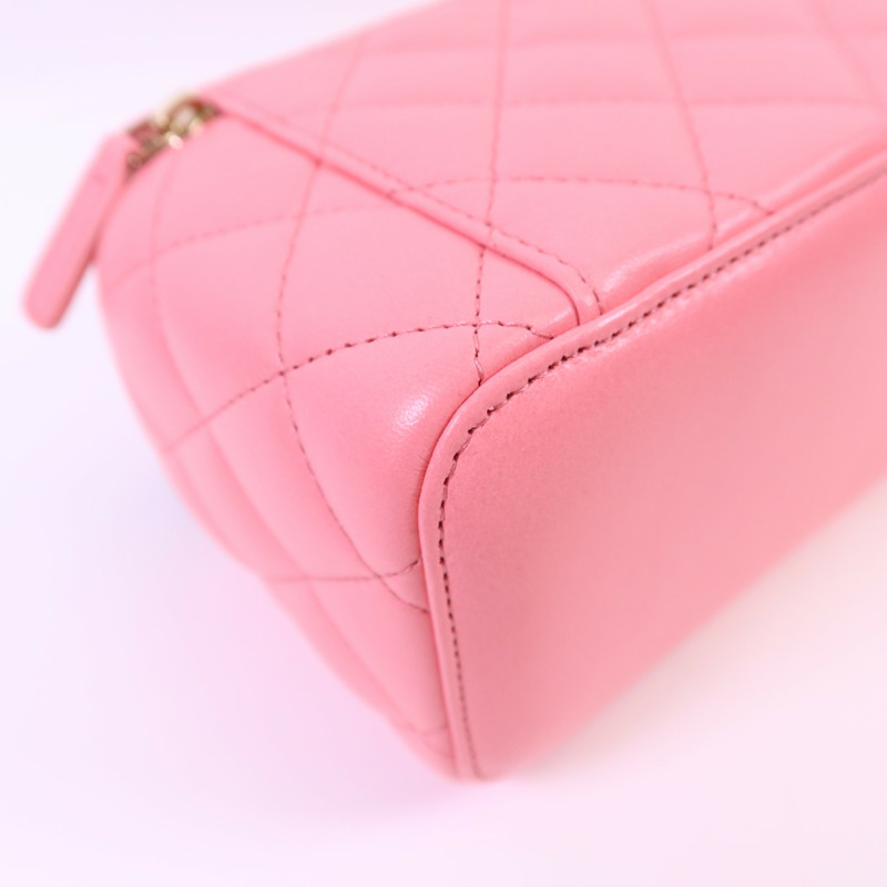 CHANEL 牛皮皮革Vanity Case金扣鏈帶肩背袋-13