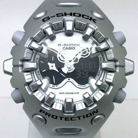 卡西歐 G-SHOCK 手錶 GA-V01A-8A，10 年電池壽命，有機設計，銀色，GA-V01 系列，2025 年 4 月發售，三國丘店有售。