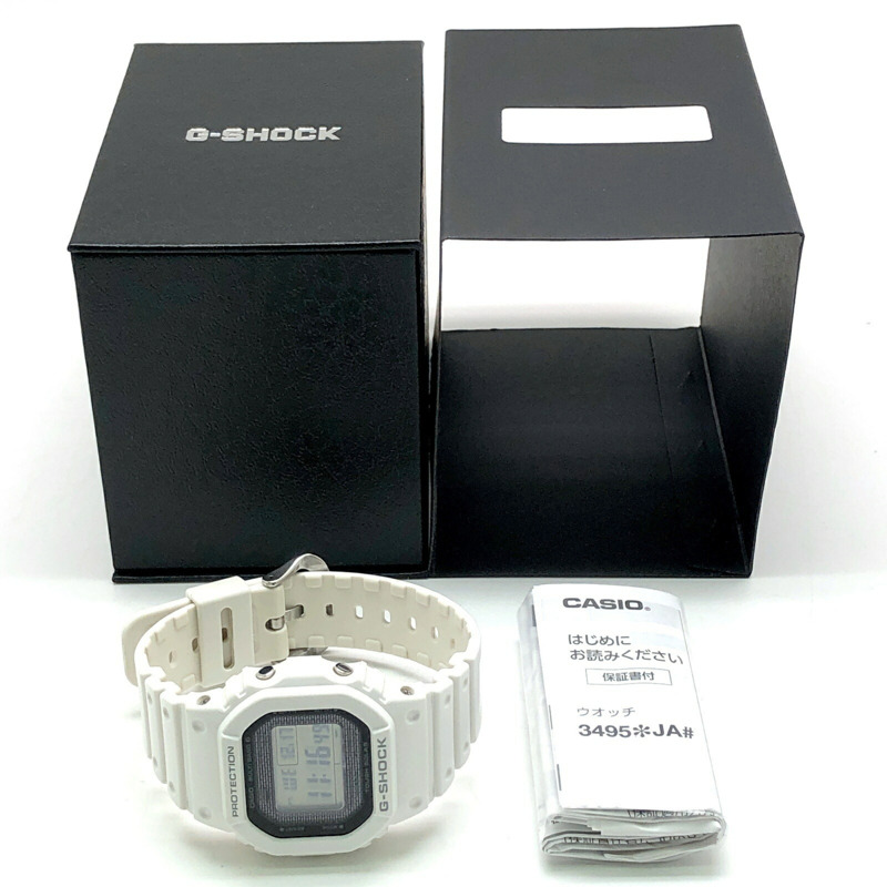 卡西歐 G-SHOCK GW-5000HS-7 手錶，具備電波太陽能、多頻段（6局電波）、金屬錶殼、LED 背光、生物質塑膠材質、旋入式後蓋和 DLC 塗層，白色錶盤，預計 2025 年 2 月發售，Mikunigaoka 店有售。-9