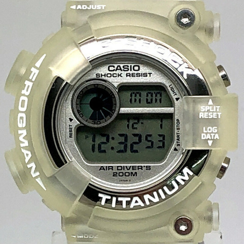 Casio G-SHOCK 手錶 DW-8201WC-7T FROGMAN WCCS 蛙人系列 白色鏤空鈦金屬錶殼 三重蝠鱝 EL 世界珊瑚礁保護協會 1998 年 6 月發售 Mikunigaoka 商店