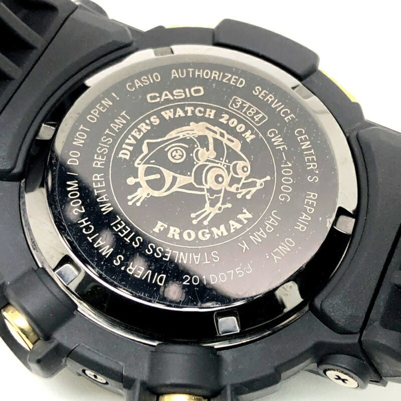 卡西歐 G-SHOCK GWF-1000G-1 蛙人電波太陽能腕錶，黑色 x 金色，蛙形圖案，2010 年 3 月發售，三國丘店有販售。-7