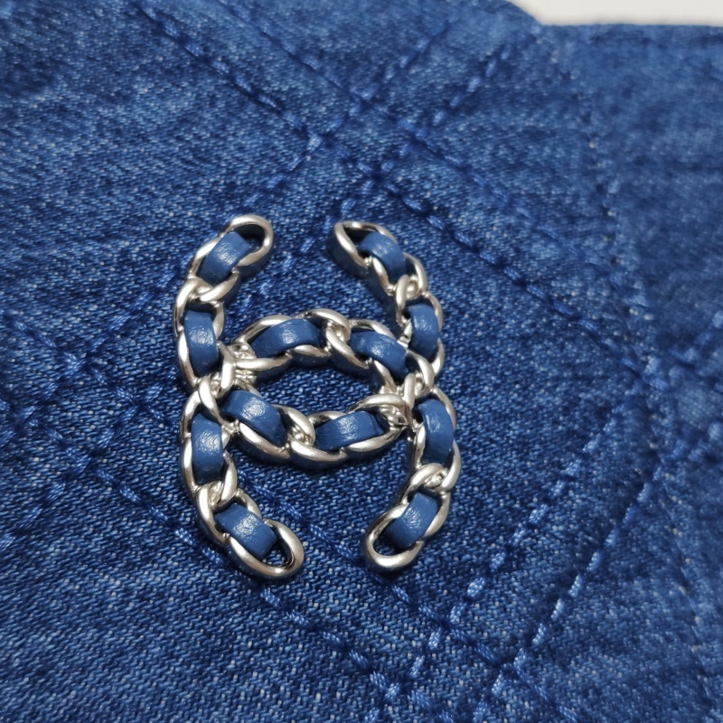 Chanel 牛仔布雙C logo斜挎包 尺寸約17x10-9