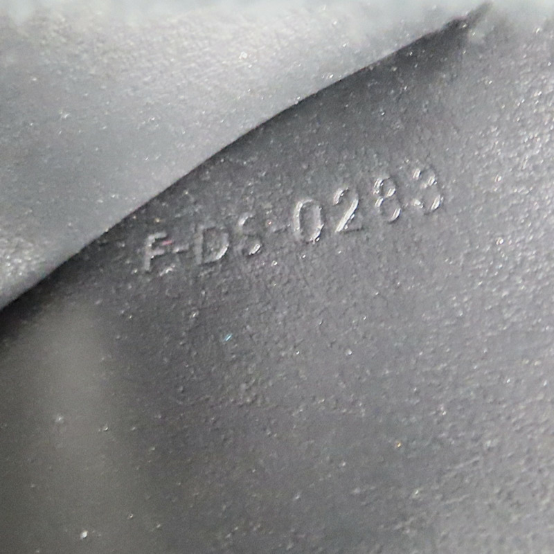 黑色 牛皮 Small Flap Triomphe Wallet 扣式短夾【CELINE 賽琳】 10D783DPV.38NO-9