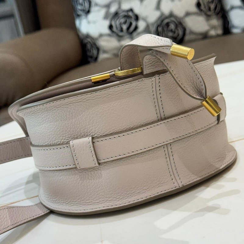 *SHIHNA名牌精品* CHLOE Marcie 牛皮斜背馬鞍包 裸粉色-6