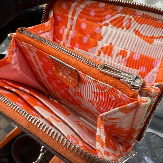 東區正精品㊣HERMES SILK IN Epsom 愛馬仕橘色絲巾拉鍊短夾O刻 RZ5314-4