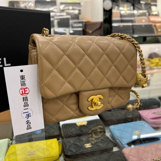 東區正精品㊣CHANEL MINI COCO 17CM AS1786 香奈兒奶茶色羊皮金球調節釦金鍊菱格紋方胖斜背包 RZ5304-1