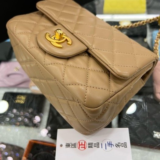 東區正精品㊣CHANEL MINI COCO 17CM AS1786 香奈兒奶茶色羊皮金球調節釦金鍊菱格紋方胖斜背包 RZ5304-6