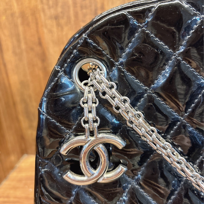 Chanel 黑色菱格紋手提包-4