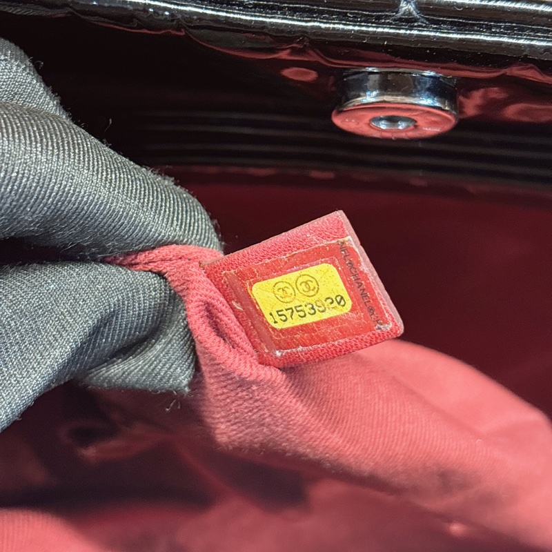 Chanel 黑色菱格紋手提包-6