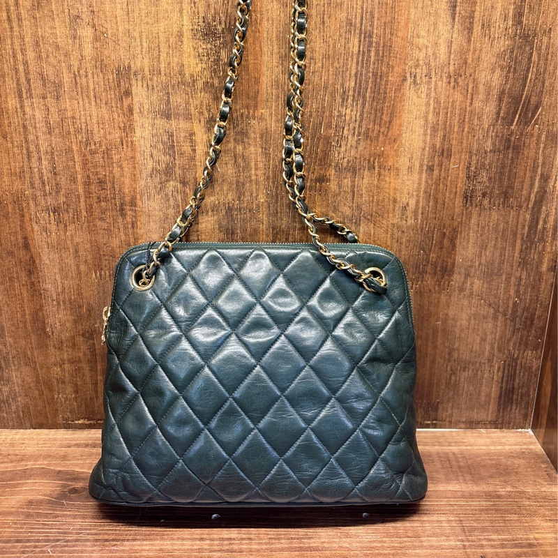 Chanel 經典菱格紋肩背包-1