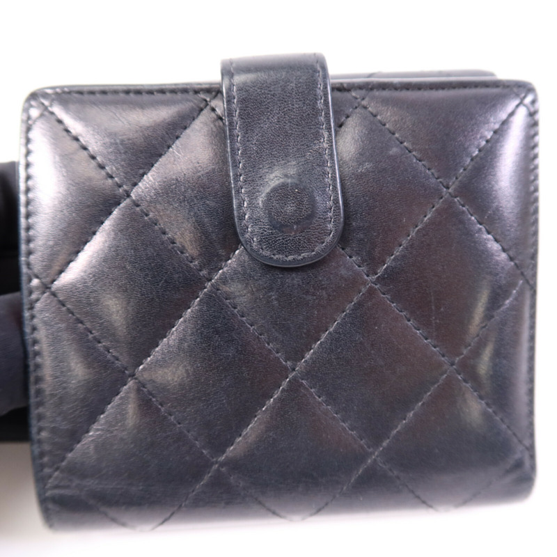 CHANEL 羊皮/漆皮皮革Cambon Wallet銀扣錢包-17
