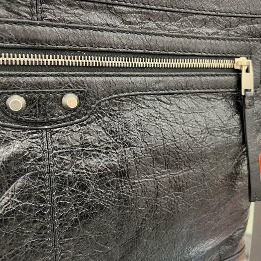 東區正精品㊣BALENCIAGA Clip M 273023 全新未使用黑色小銀釦機車包拉鍊手拿包city RA1762-5