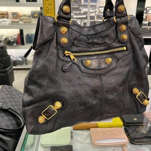 東區正精品㊣BALENCIAGA 173085 黑色羊皮大金釦手提包機車包RZ5197-1