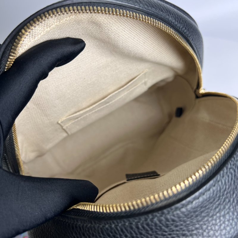 GUCCI 431570 黑皮革SOHO銀鍊後背包-5