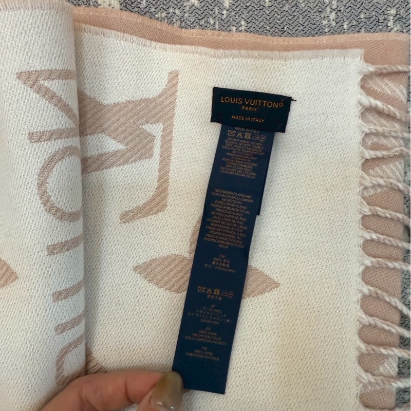 全新正品 Louis vuiton M77727 經典羊絨圍巾 粉色-4