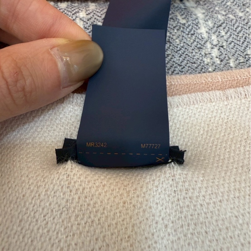 全新正品 Louis vuiton M77727 經典羊絨圍巾 粉色-5