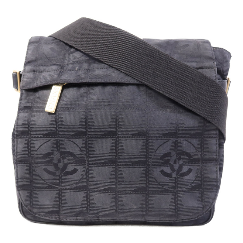 CHANEL 尼龍Travel Line金扣肩背袋-0