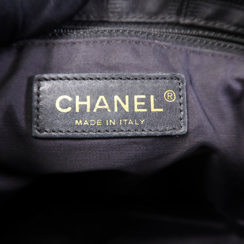 CHANEL 尼龍Travel Line金扣肩背袋-5