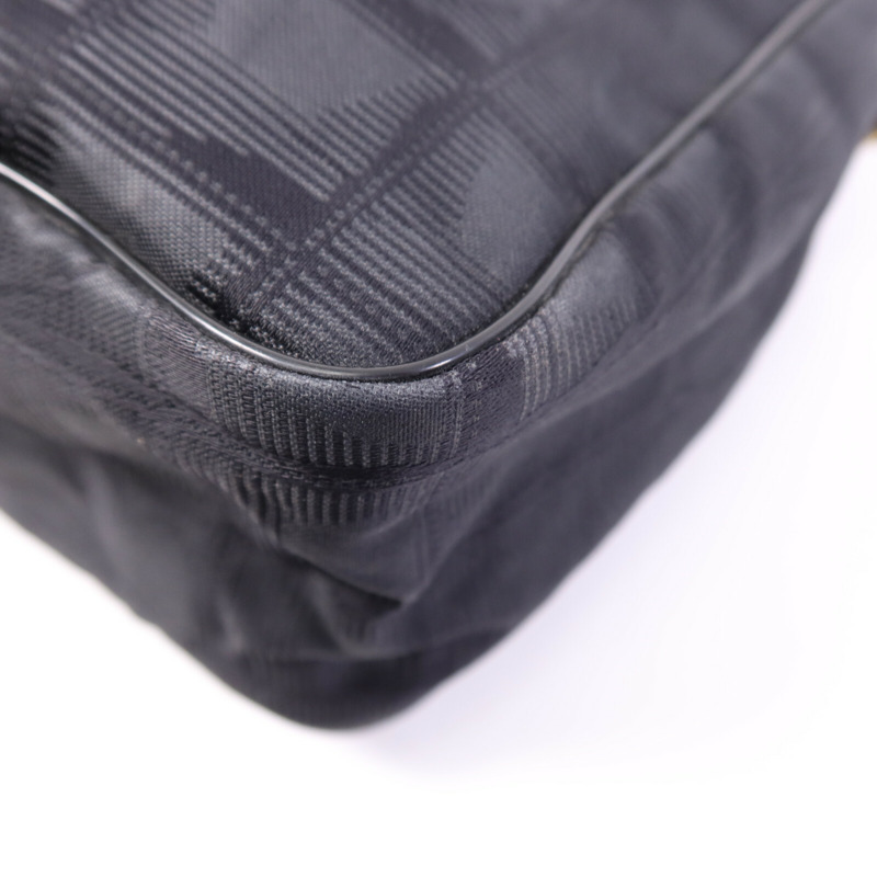 CHANEL 尼龍Travel Line金扣肩背袋-11