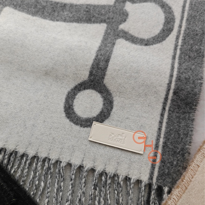 愛馬仕羊絨頸巾 Hermes Casaque Mors Scarf /淺灰 ( 全新品)-4