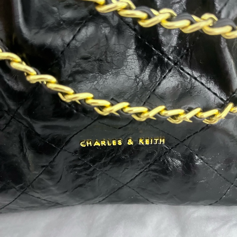 CHARLES&KEITH流浪包-12