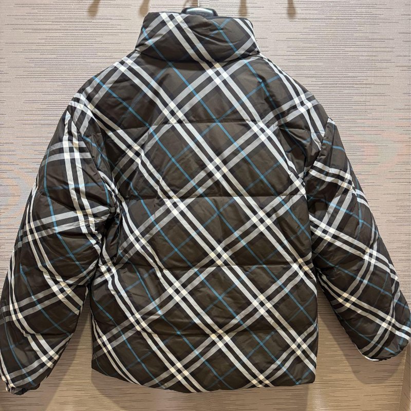 💎Han's house精品服飾💎Burberry 格紋 刺繡 戰馬 防水 羽絨 外套 雙面穿  原價6萬-1