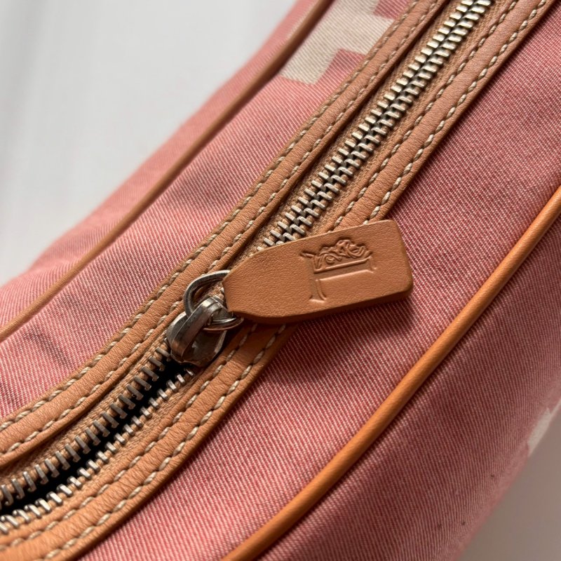 ✨出清優惠 ‼️百搭單品 Tods 淡粉色T logo帆布單肩包-11