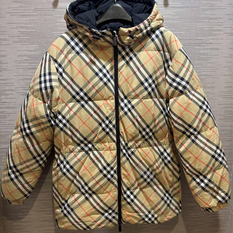 💎Han's house精品服飾💎Burberry 格紋刺繡戰馬防水 羽絨外套 雙面穿 原價63000-8