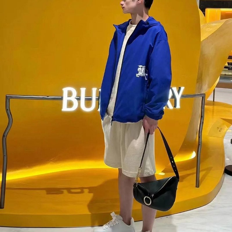 💎Han's house精品服飾💎Burberry 戰馬 風衣 連帽 外套 原價49900-1