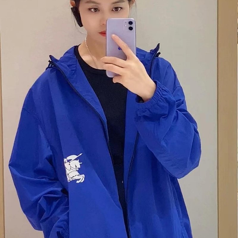 💎Han's house精品服飾💎Burberry 戰馬 風衣 連帽 外套 原價49900-8