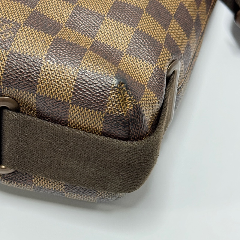 【超級新🆕】 LV Brooklyn 經典棋盤格 男女通用 斜背包（專櫃10.3萬）-9