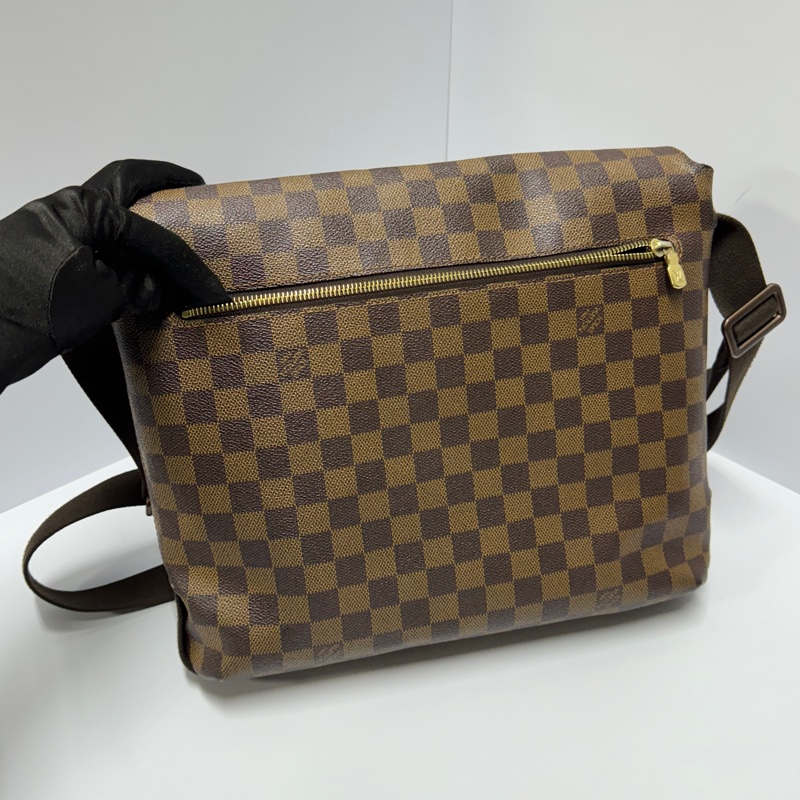 【超級新🆕】 LV Brooklyn 經典棋盤格 男女通用 斜背包（專櫃10.3萬）-11