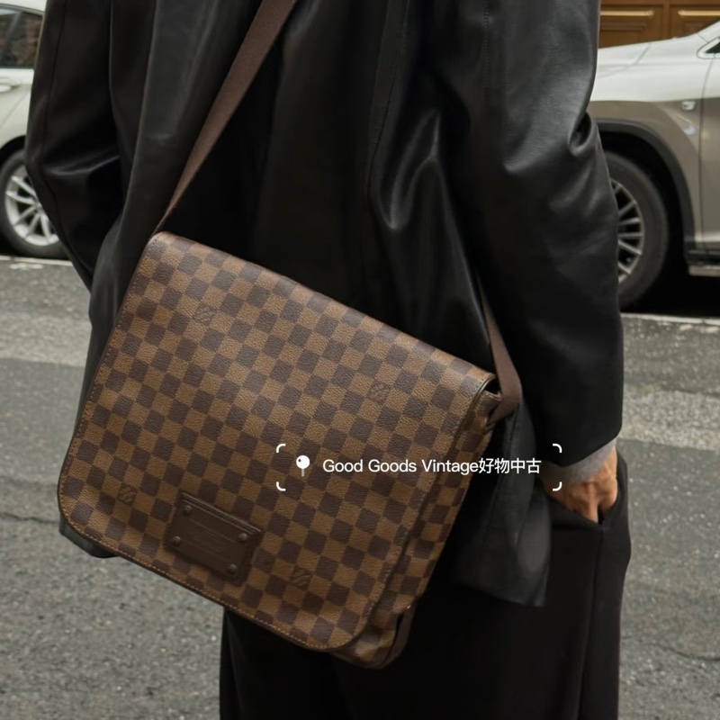 【超級新🆕】 LV Brooklyn 經典棋盤格 男女通用 斜背包（專櫃10.3萬）-22