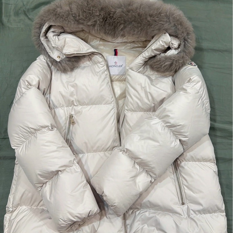 月光白羊毛領厚款Moncler 外套-0