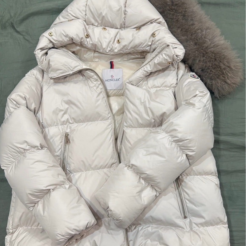 月光白羊毛領厚款Moncler 外套-1
