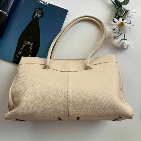 ‼️皮革超軟✨全往最低價 Tods 米白皮革肩背包(後有實背照)