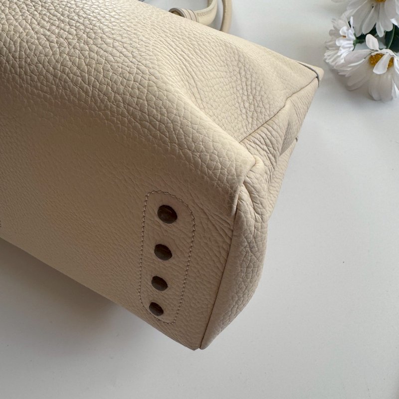 ‼️皮革超軟✨全往最低價 Tods 米白皮革肩背包(後有實背照)-7